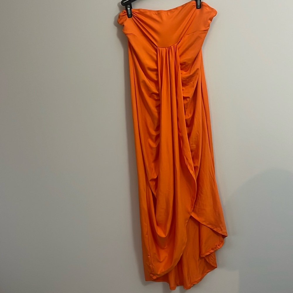 Stretchy orange sleeveless dress